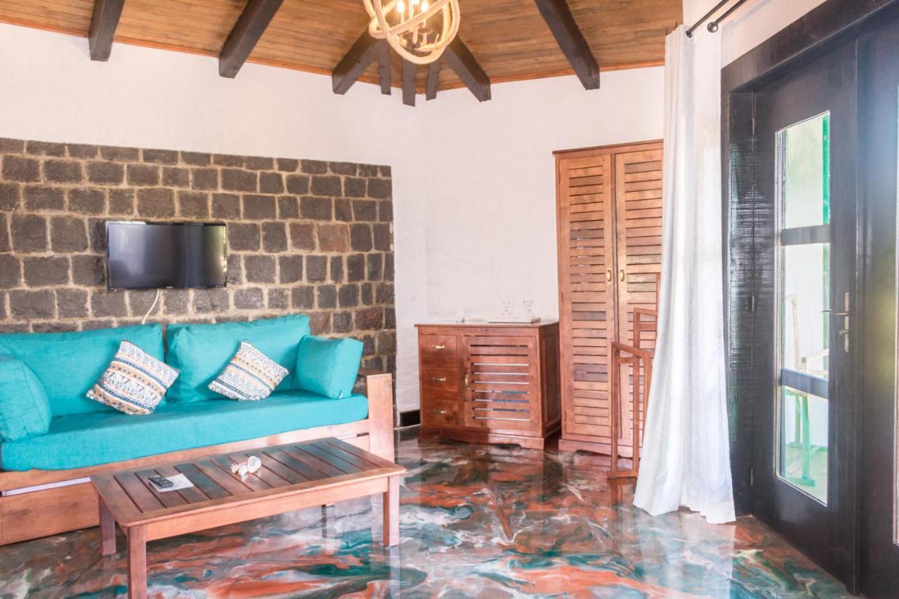 Mantasaly Hotel Ramena Exterior photo